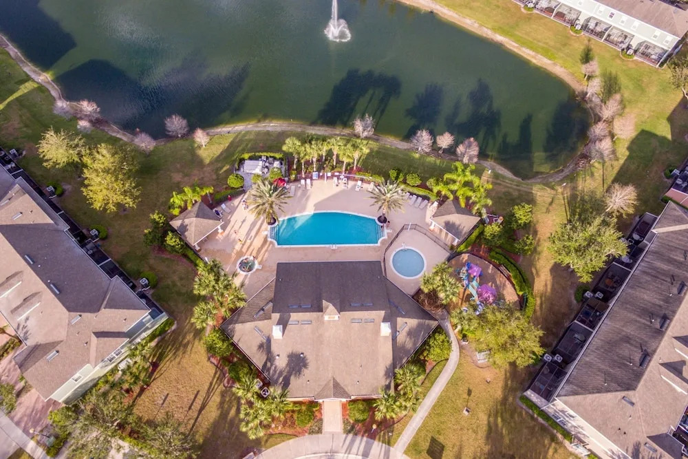 Trendy Townhome at Coral Cay CC2316