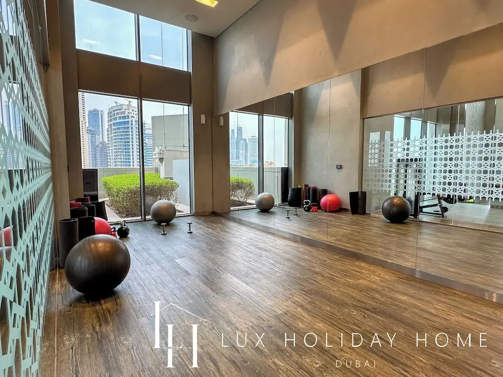 LUX 52 42 Deluxe Marina View Suite 3