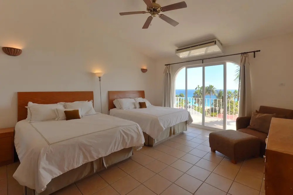 Family&Groups Steps from Beach, Villa Oceano, 4 BR