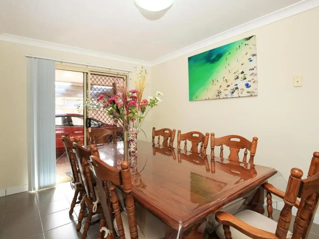Kingfisher I Pet Friendly I 10 Min Walk to Beach