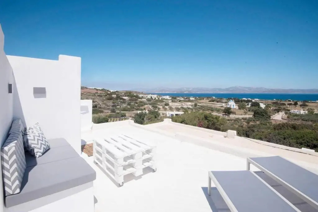 SUNNY Studio w.Breathtaking Naxos Views in Isterni