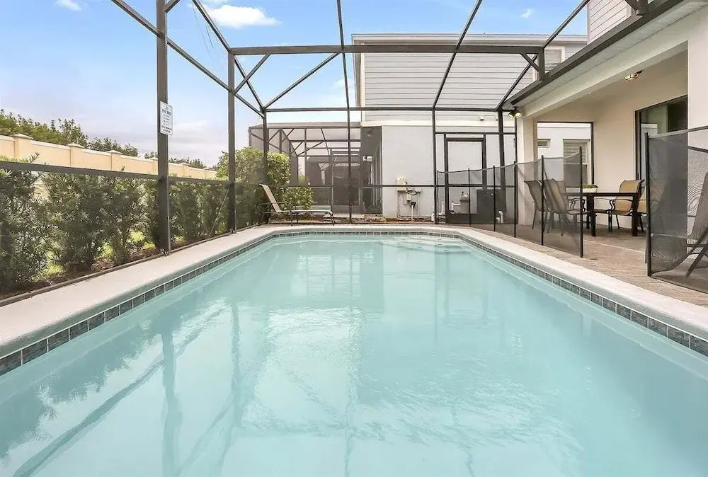 2440-5-td-perfect Villa at Windsor