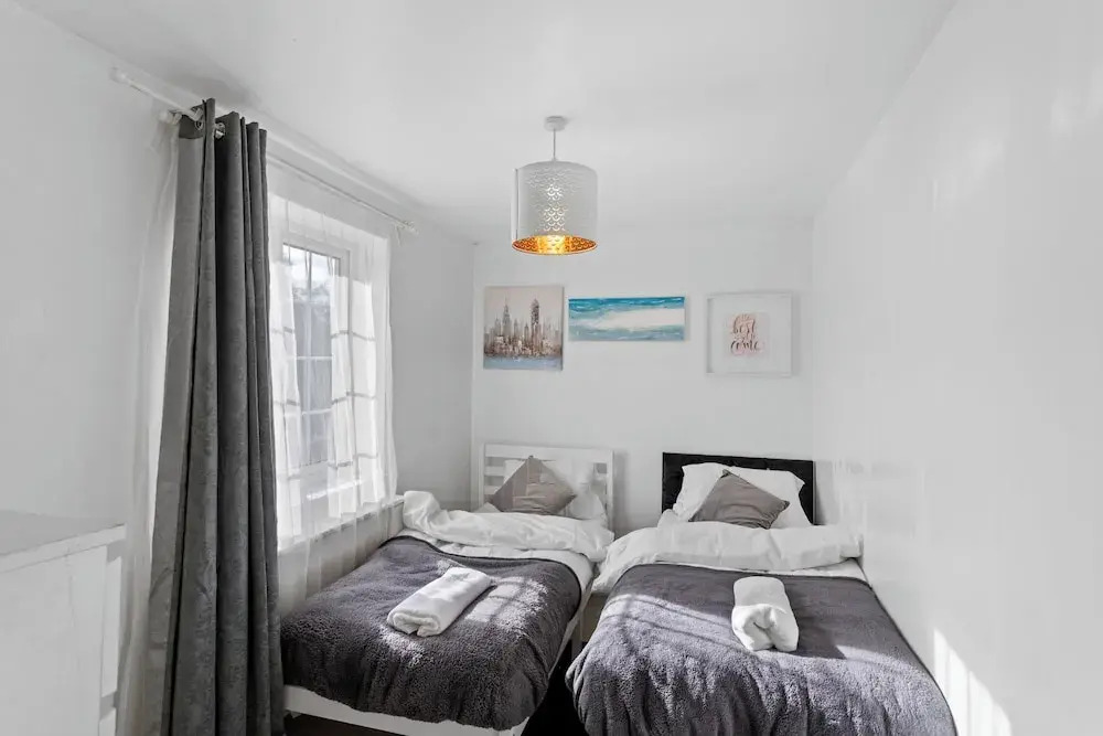 Cozy 2 Bed Apartment Close to Lcy & Excel
