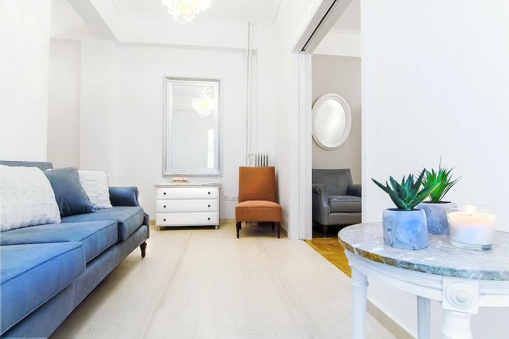 Charming 2 bdr apt next to Piraeus port