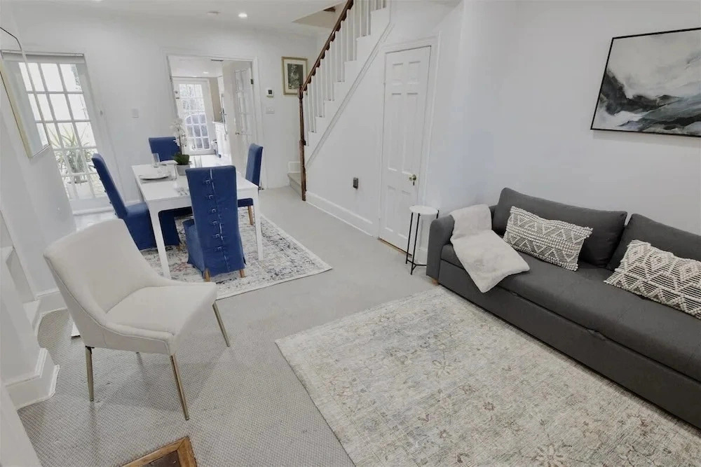 Georgetown Cobblestone Cottage - Private Parking