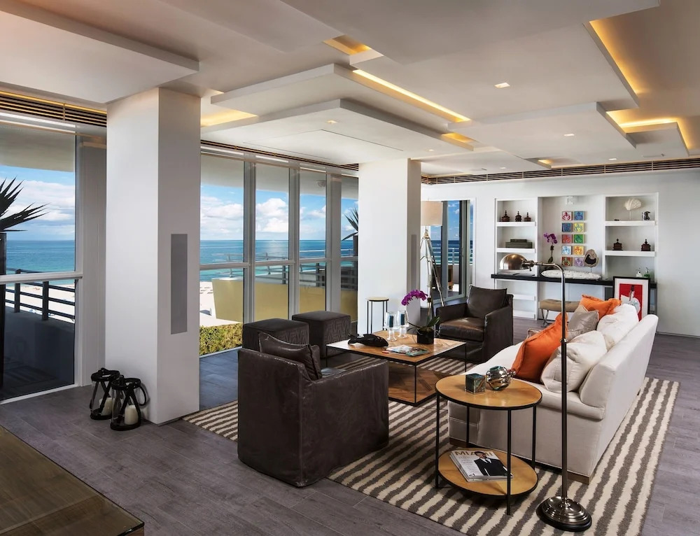 Bentley Beach Club by Edgewater One VR