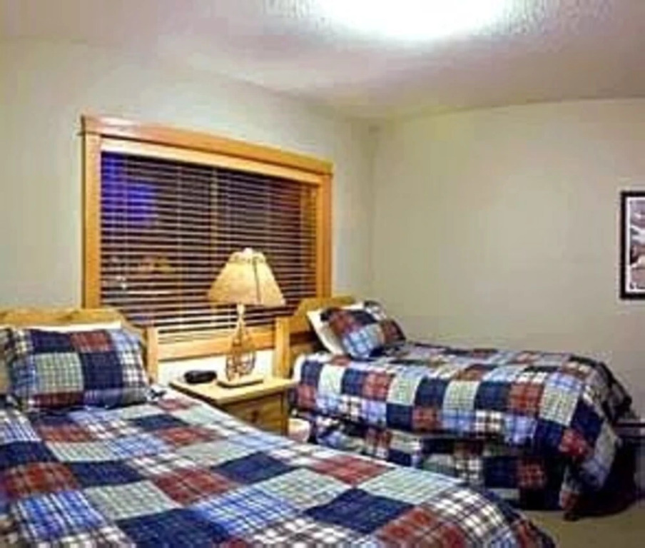 Wanna get away next Summer and Fall at the Crossing