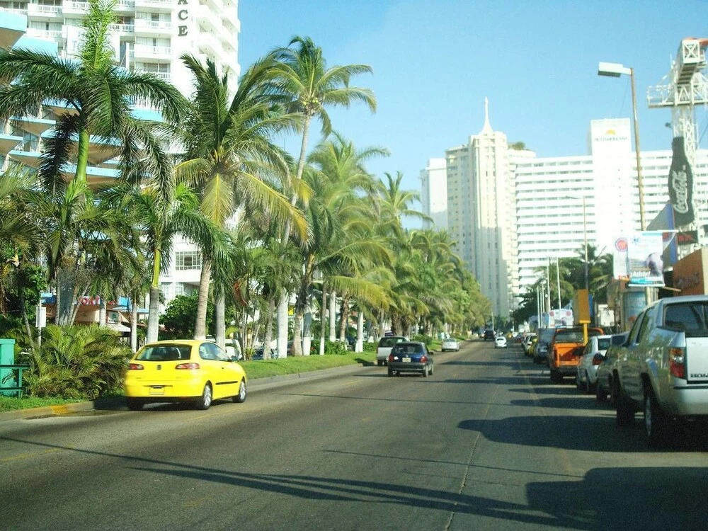 4BR APT IN Paseo DE LA Playa 35, Acapulco Diamante
