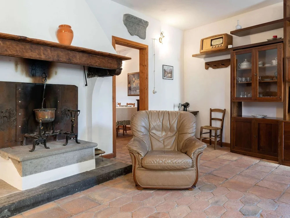 Tuscan Haven- Spacious Home