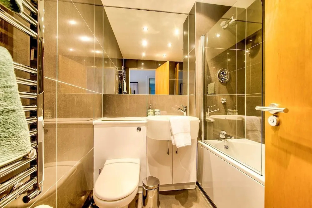 Stunning 2 Bed Apt in Merchant City With Parking