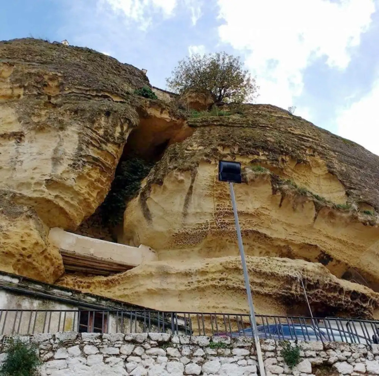 House With 2 Bedrooms in Chiclana de Segura, With Wonderful Mountain V