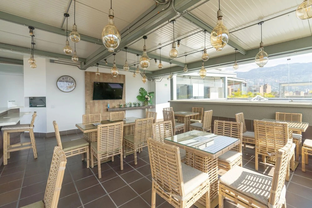 Seven Inn Hotel