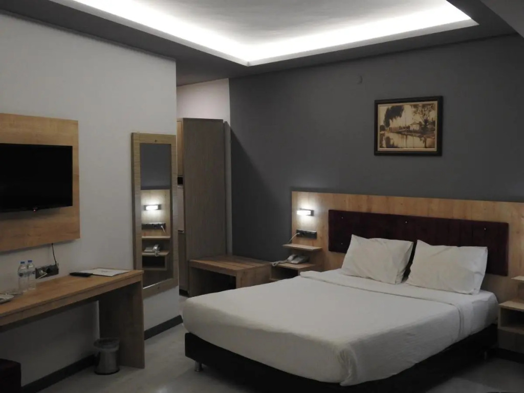 INN TOWN HOTEL