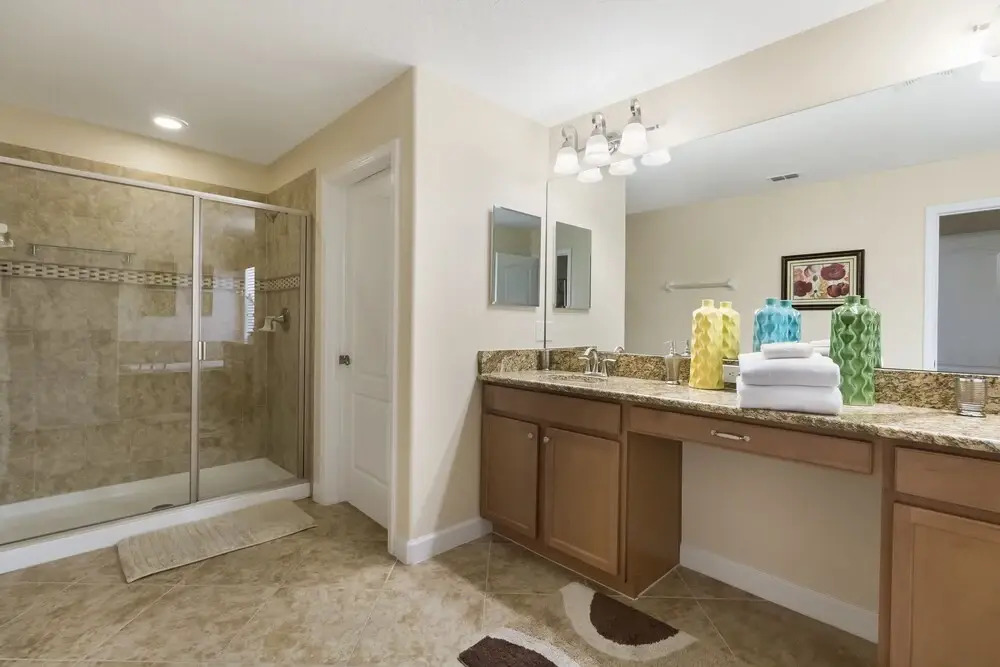 Paradise Palms - 2957 Beach Palm Avenue