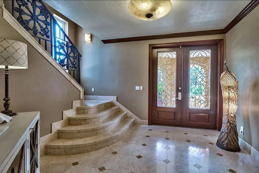 Tuscan Villa 5 Bedroom Holiday Home by Five Star Properties