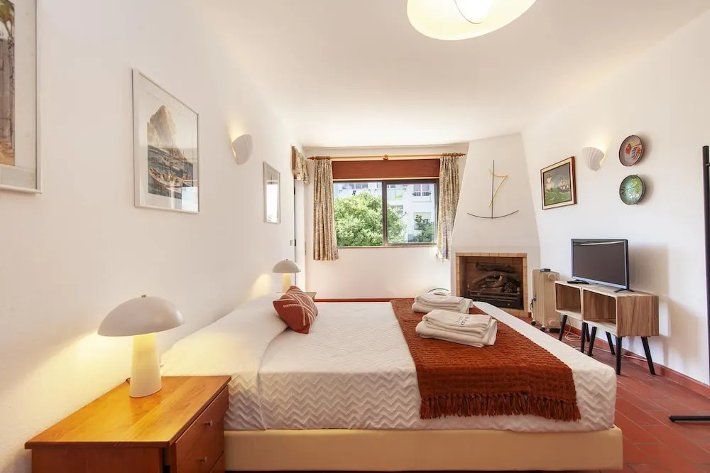 N 02 - Bedroom 2 in Amaro Sight Guesthouse