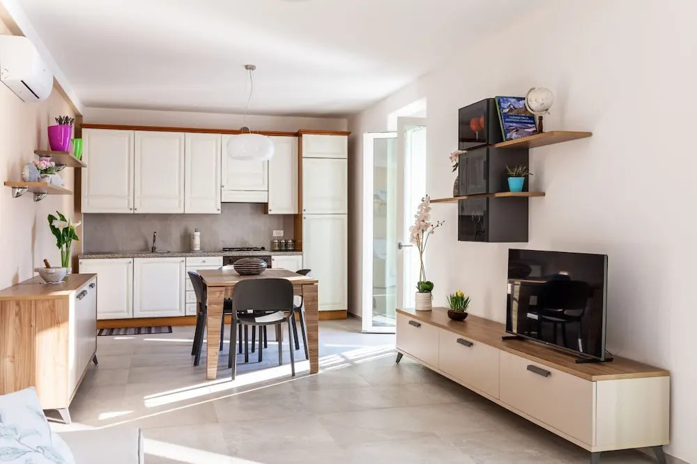 2-bed Apt With Stunning Lake Como Views & Terrace