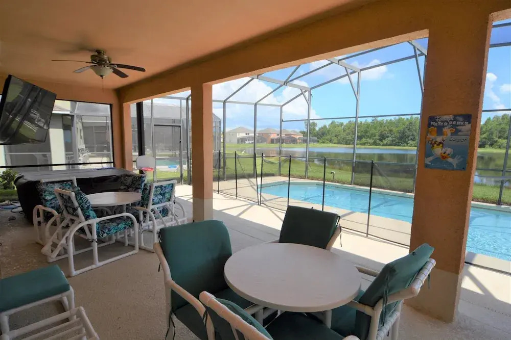 87631 Games Room+2-masters+hottub+water View!