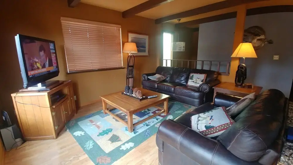 Waterfront Home, Close to a Variety of Activities