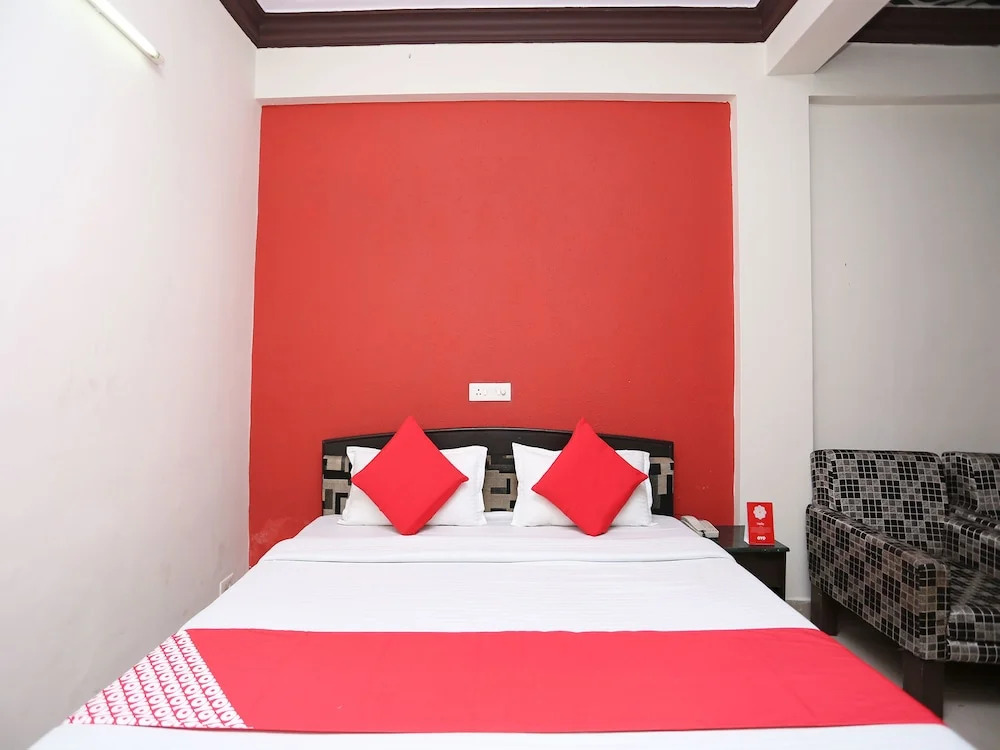 OYO 26915 Hotel North East Residency