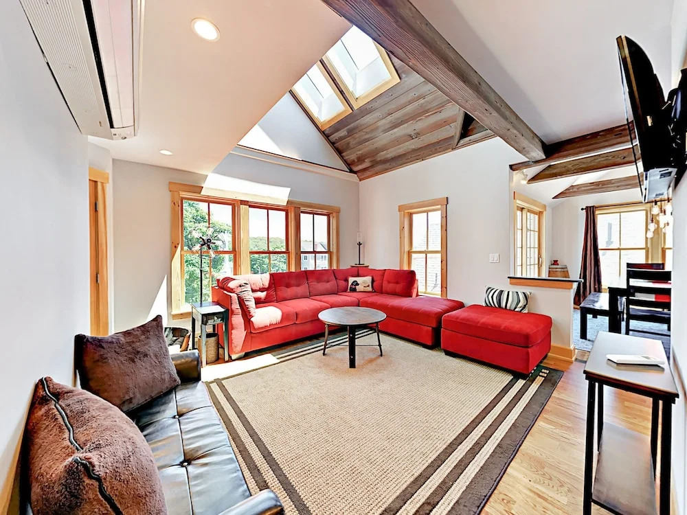 Newly Renovated 3br In Boothbay Harbor 3 Bedroom Apts
