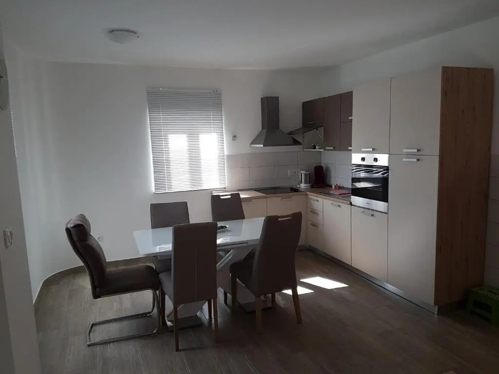 Apartments Eni