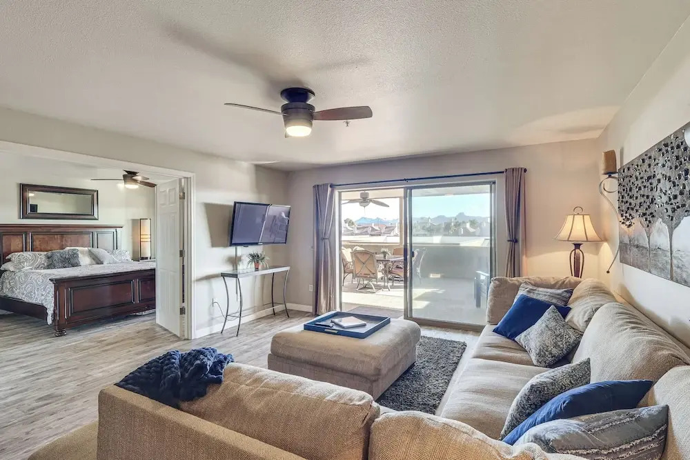 Walkable Waterfront Oasis w/ London Bridge Views!