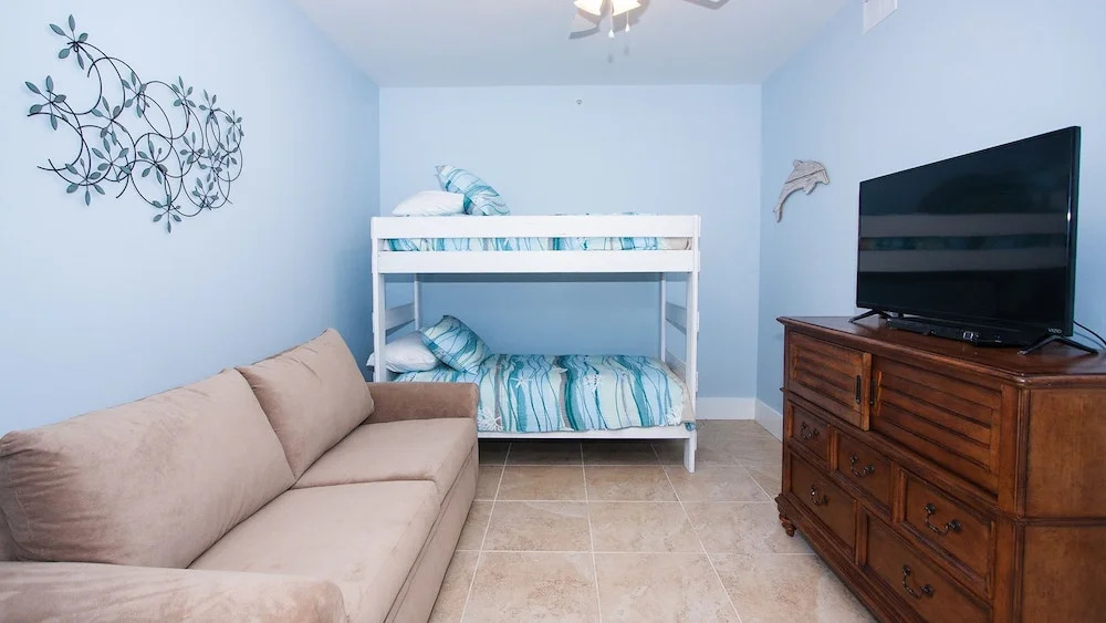 Condo With Media Room and Large Balcony - Unit Crc0715