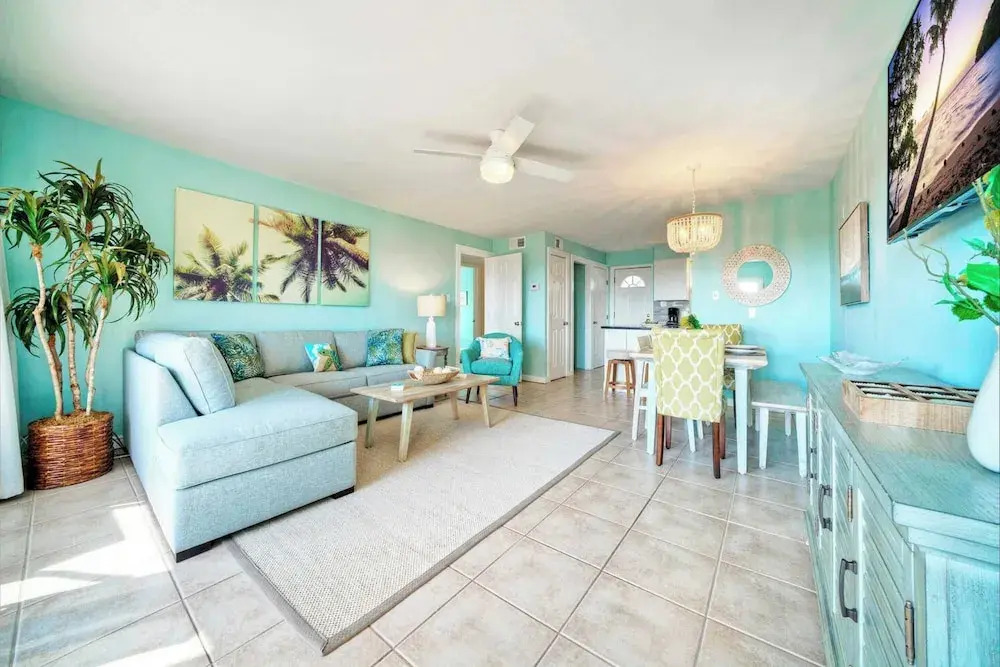 Sleeps 26 3 Island Retreat Condos w/ Beach Access, 2 Pools, Pickleball, Views