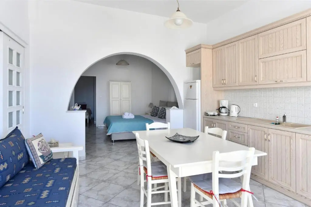 White Rooms Paros