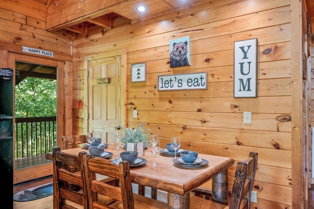 Sevierville Cabin w/ Deck: Minutes to Pigeon Forge