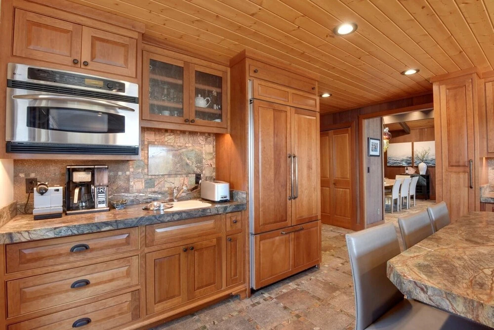 Luna Del Lago Luxury Home - Hot Tub, Lake View 3 Bedroom Home by Redawning