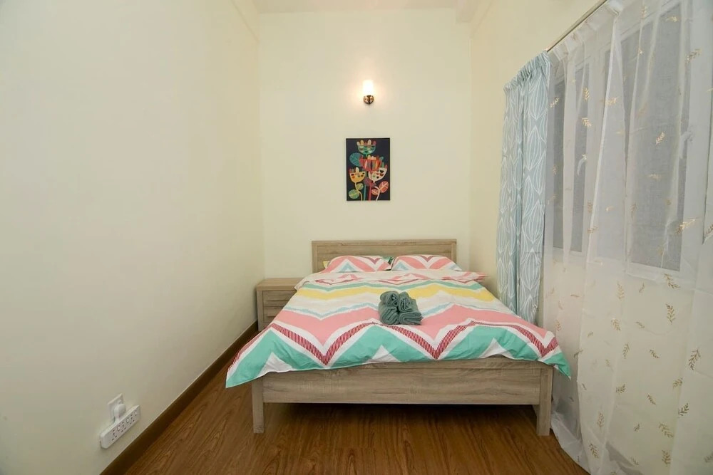 Bright & Colorful 2BR in the City Centre