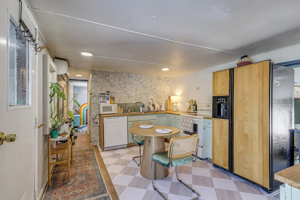 < 1 Mi to Dtwn Brandon! Cozy Home w/ Fenced Yard