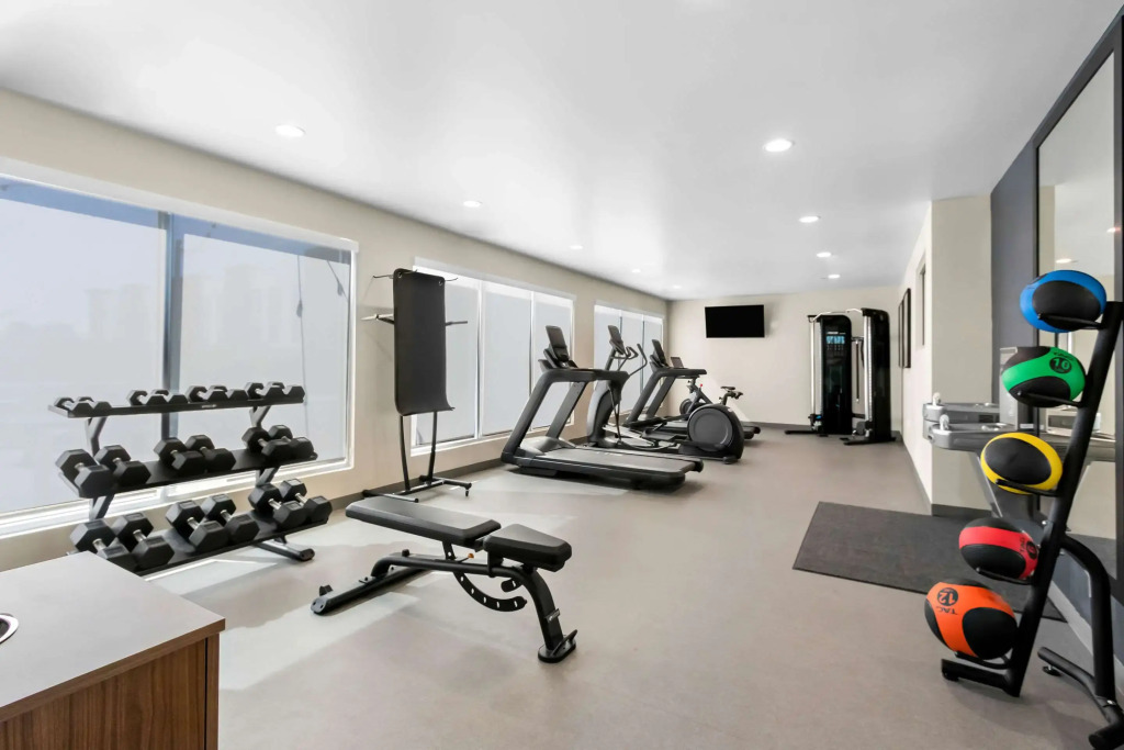 Everhome Suites Glendale Sports Entertainment District