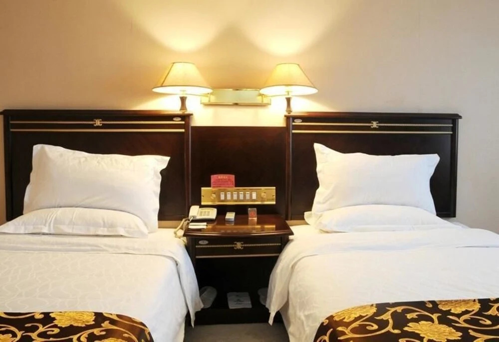 Peak Hotel