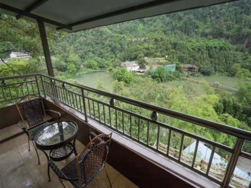 Emei Mountain Lakeview Inn