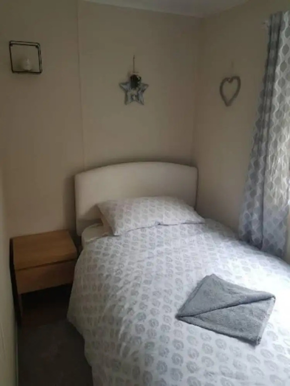 Lovely 2-bed Chalet at Robinhood Retreat Free Park
