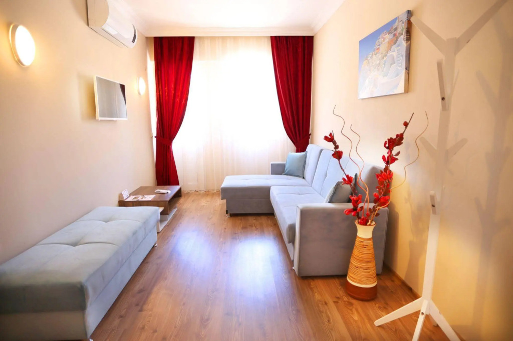 Comet De Luxe Hotel