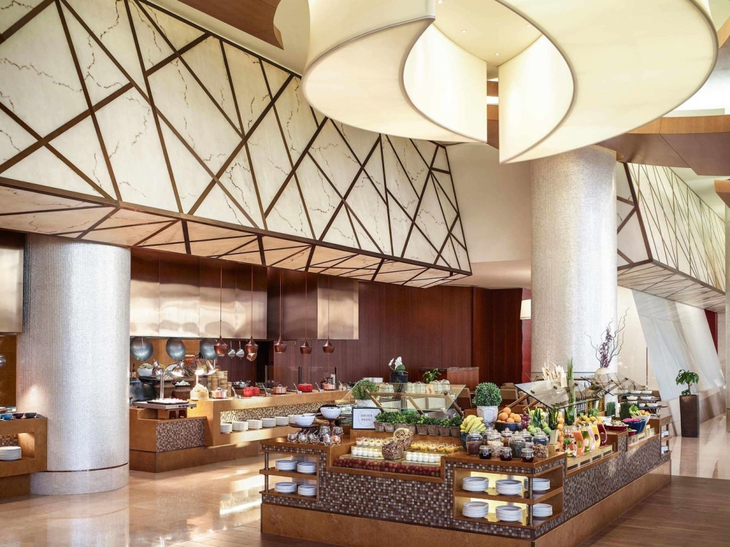 Отель Swissotel Al Ghurair