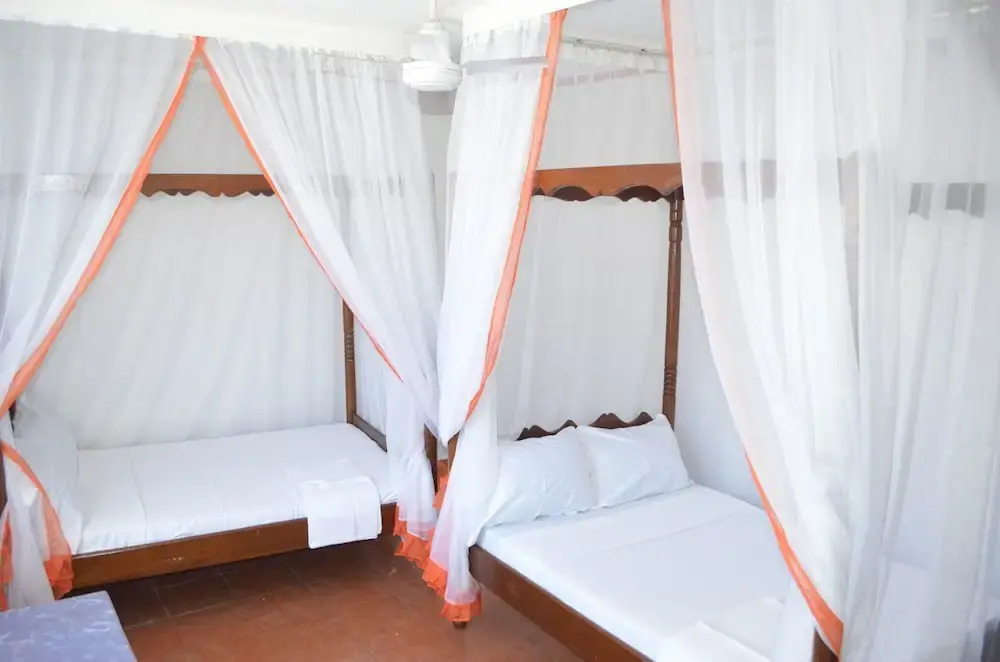Whitesun Safari Hotel