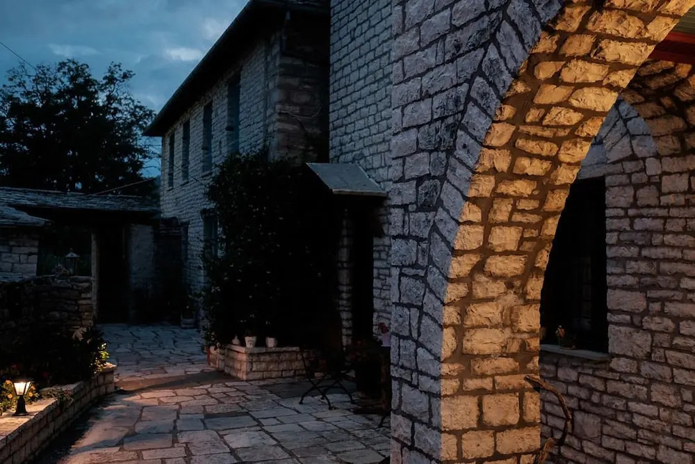Vikos Hotel
