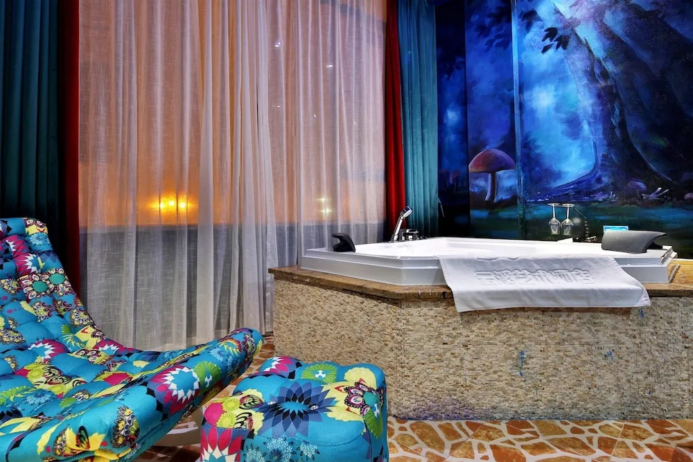 Yunxi Art Theme Hotel