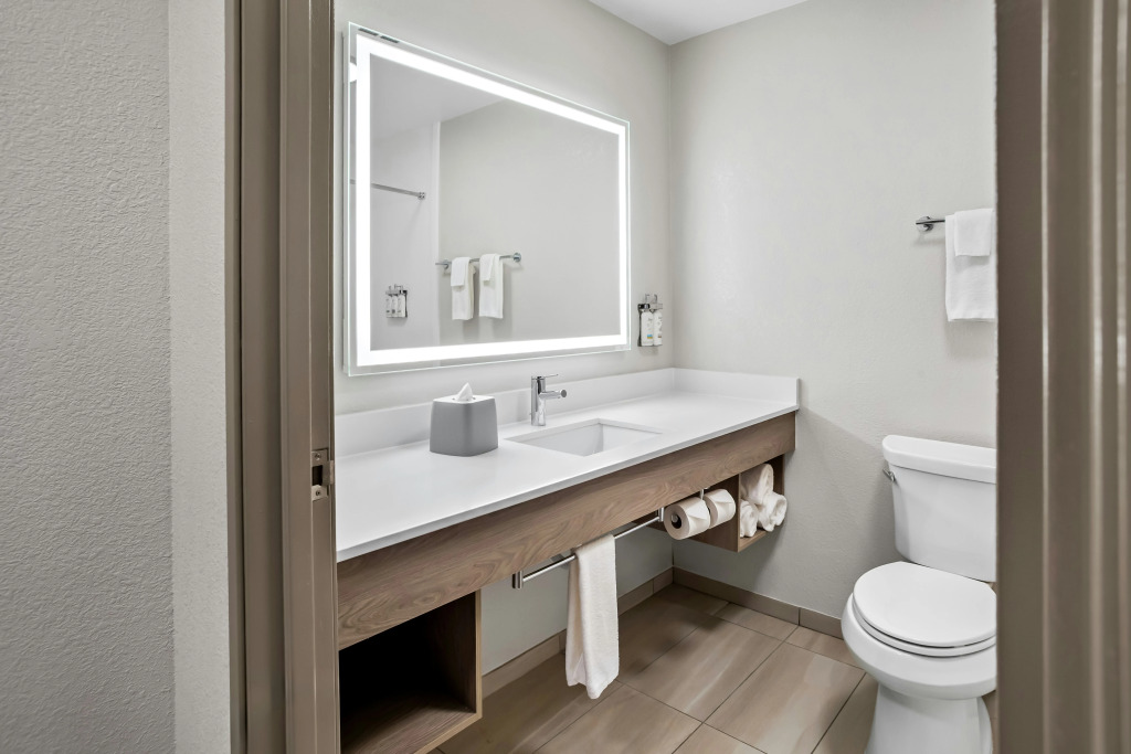 Holiday Inn Express & Suites Tumwater – Olympia by IHG