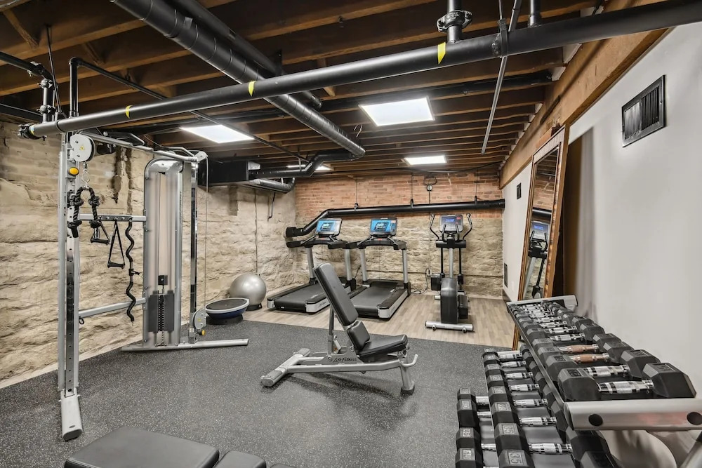 Studio w/ Pool Access: 2 Mi to Downtown Nashville!