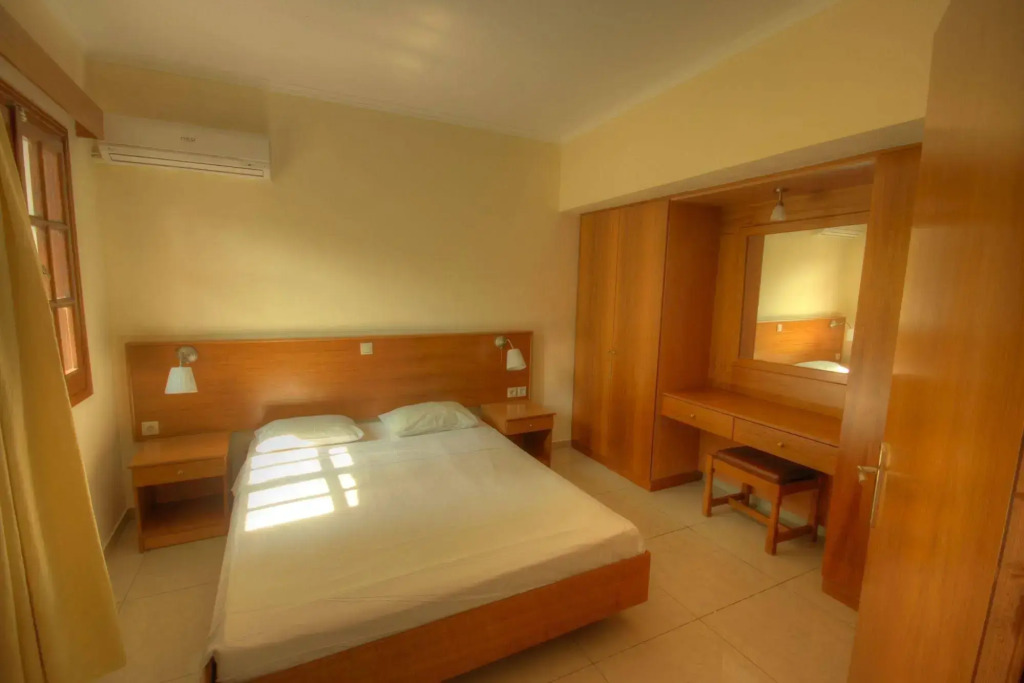 Theatraki Apartments