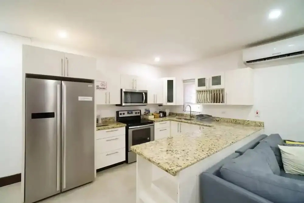 Apt - Gated Community-sleeps 4-balcony-parking
