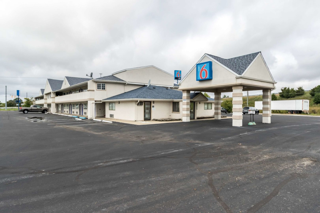 Motel 6-Crawfordsville, IN
