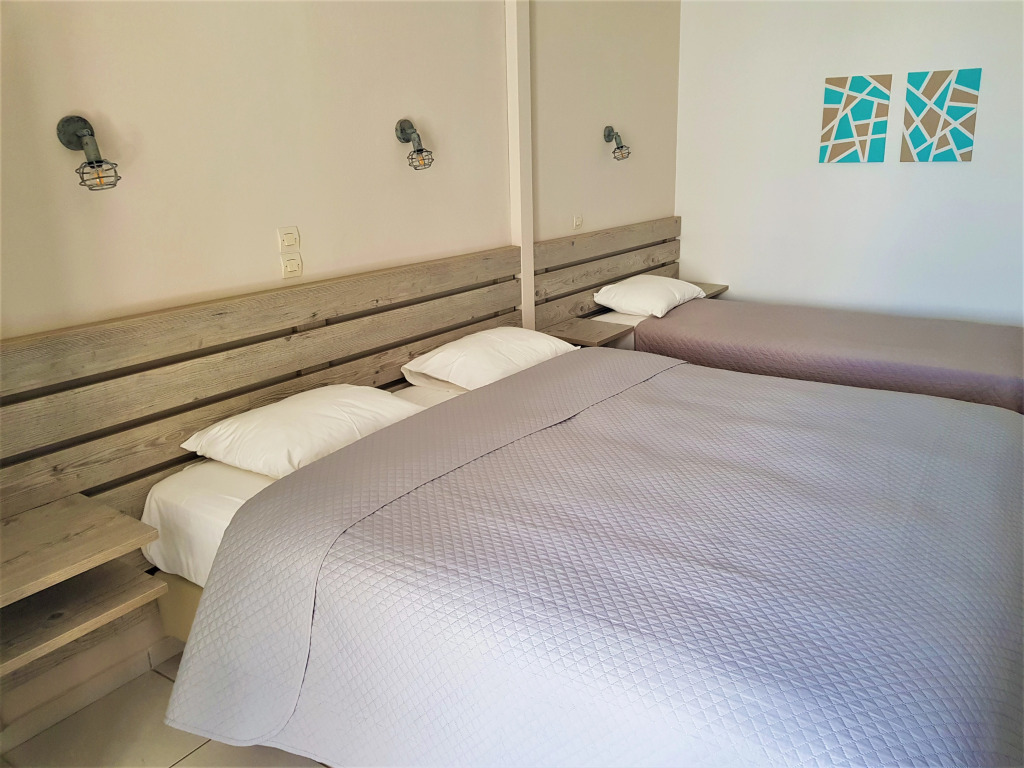 Petros Studios & Suites