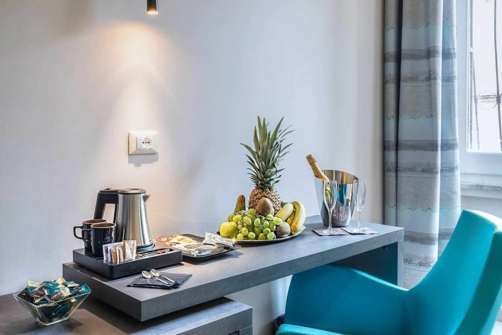 Palazzo Antico · Loft Moderno · Fontana di Trevi